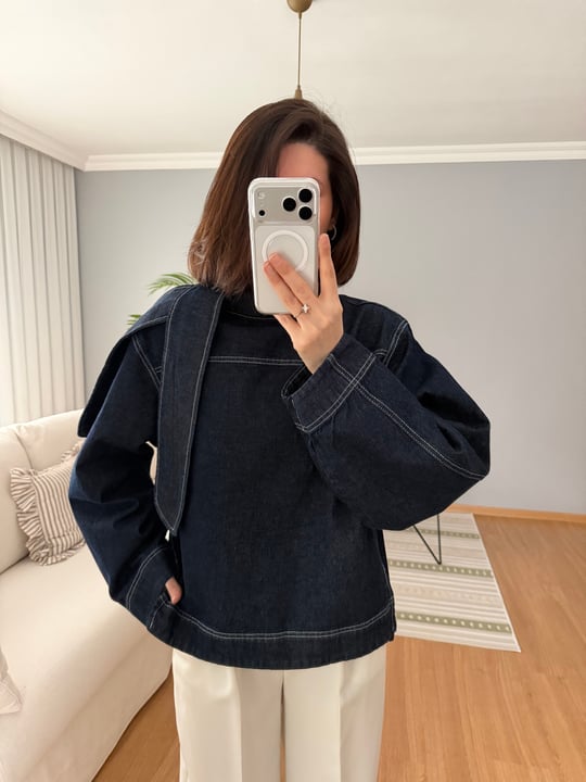 Yaka Detaylı Denim Üst