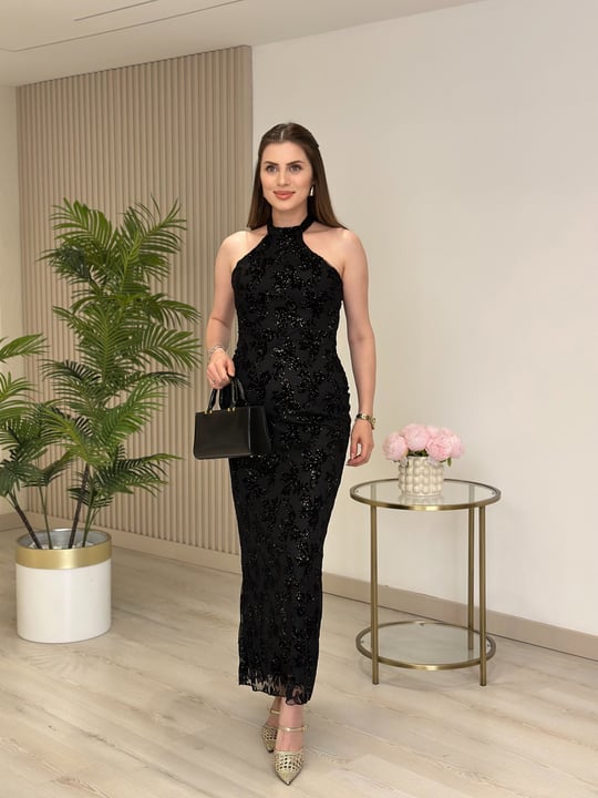 Flok Baskılı Gold Simli Halter Yaka Boyundan Bağlamalı Elbise Siyah