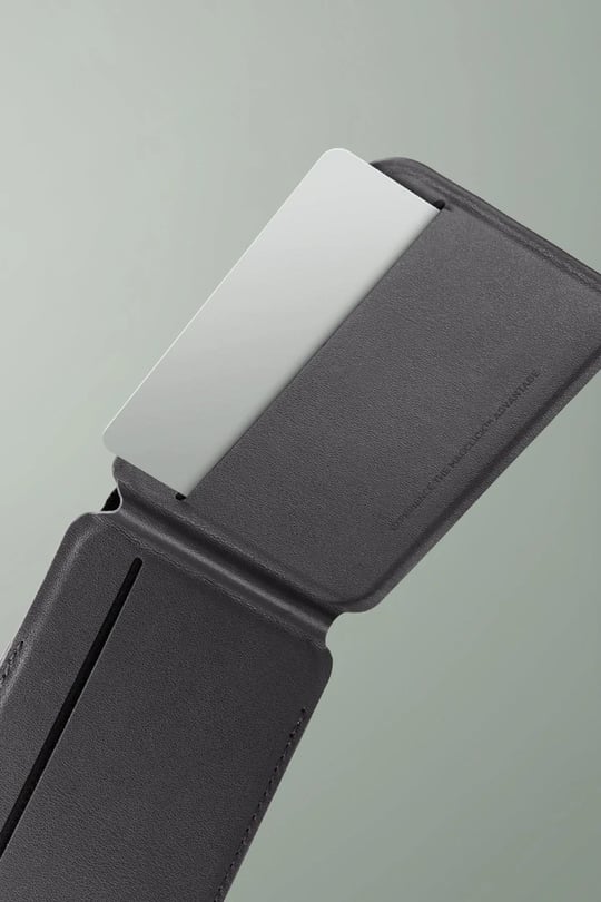 Uniq Lyden DS RFID Block Manyetik Kartlıklı MagSafe Uyumlu Deri Stant – Mavi