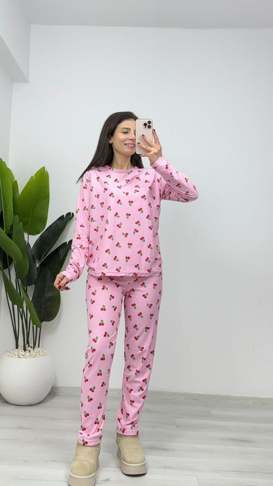 PJ14 Süet Kiraz Desen Pijama Takımı Fit Kalıp Pembe