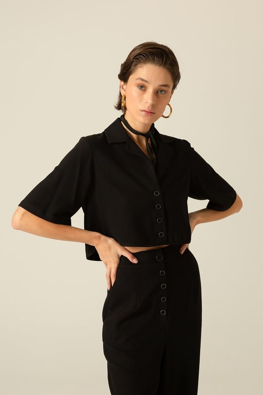 Önden Düğme Detaylı Ceket Yaka Siyah Bluz