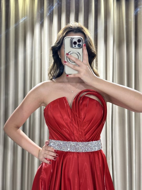 Kırmızı Straplez Önü Taş Kemer Detaylı Prenses Model Abiye Elbise | Kaleiçi Yıldızlar