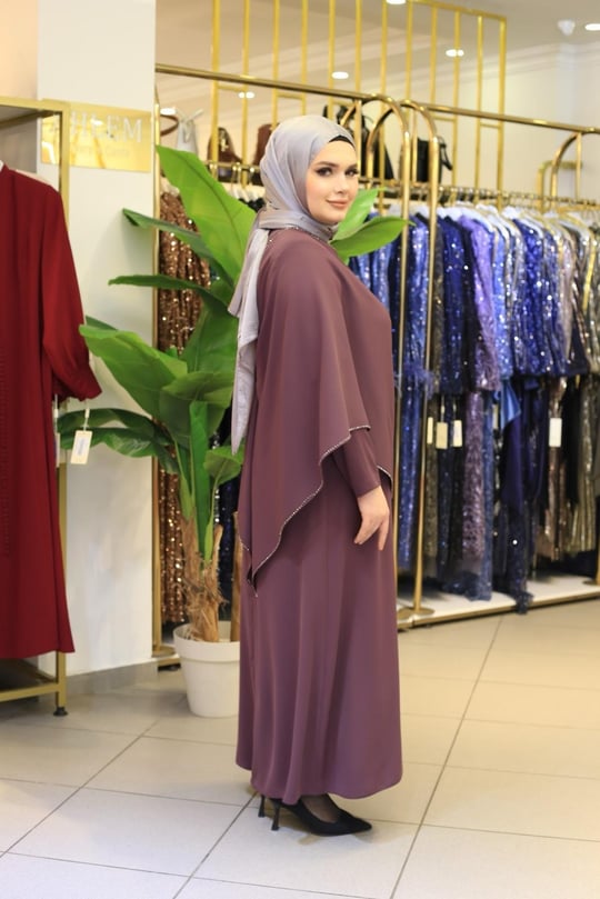 3554 KOD ŞİFON PELERİNLİ ELBİSE MOR