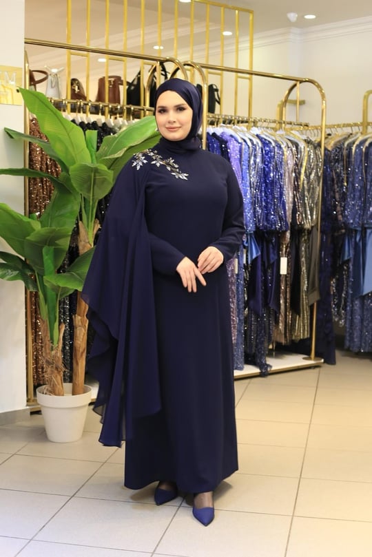 616 KOD OMUZ PELERİN DETAYLI ELBİSE LACİVERT