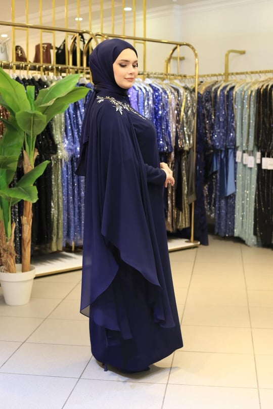 616 KOD OMUZ PELERİN DETAYLI ELBİSE LACİVERT