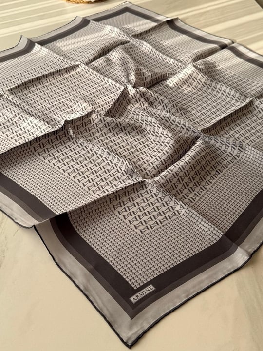 9502/85 KOD KLASİK DESEN ARMİNE SAF İPEK EŞARP GRİ