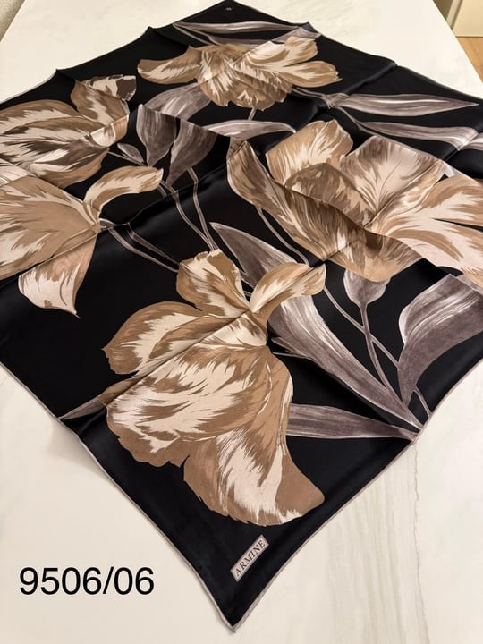 9506/06 KOD ÇİÇEK DESEN ARMİNE SAF İPEK EŞARP SİYAH
