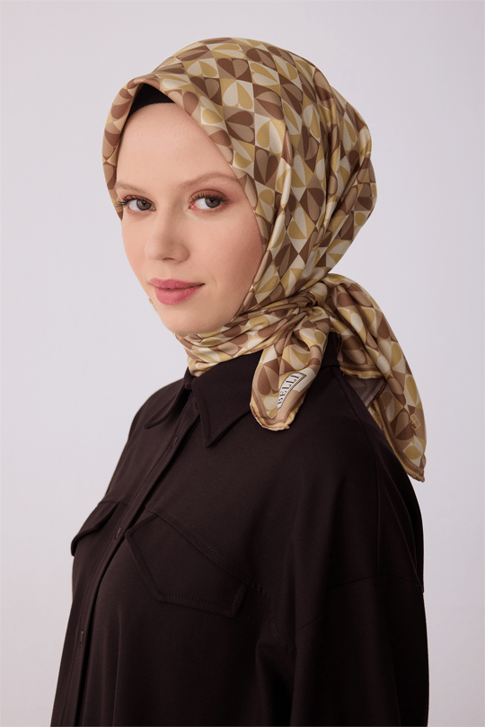 Belli Çok Renkli Obje Desen %100 Twill İpek Eşarp 4322-81
