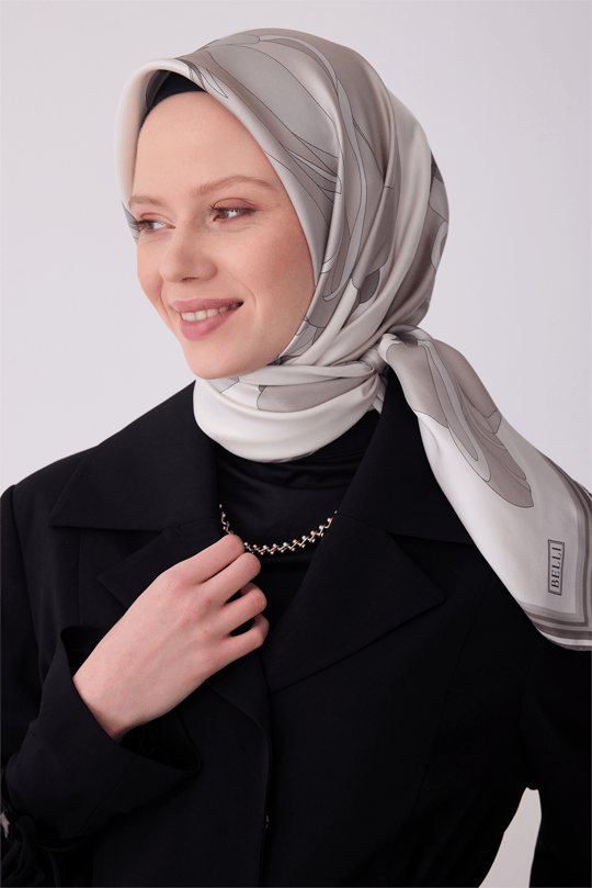 Belli Ekru Çiçek Desen %100 Twill İpek Eşarp 4303-04