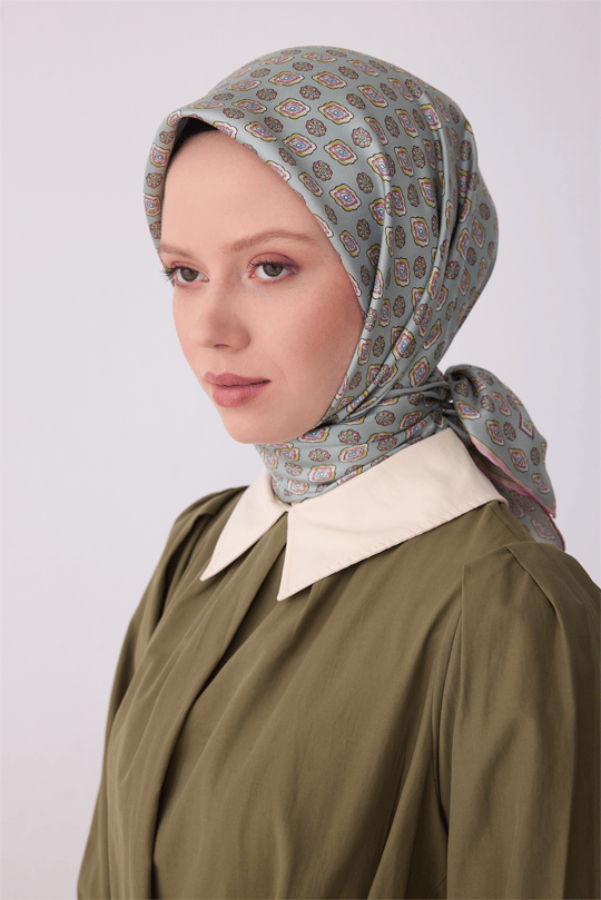 Belli Yeşil Etnik Desen %100 Twill İpek Eşarp 4308-34