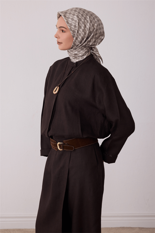 Ekru Geometrik Desen %100 Twill İpek Eşarp 4425-53