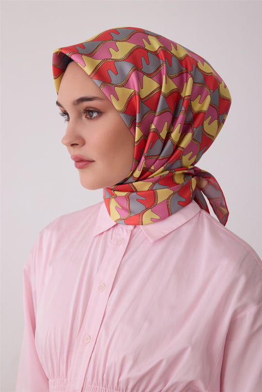 Pembe Geometrik Desen %100 Twill İpek Eşarp 4406-82