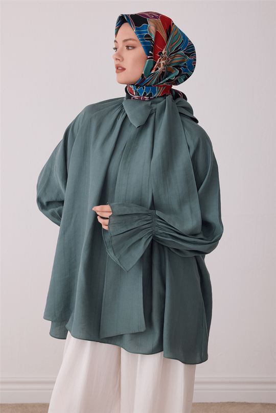Siyah Çiçek Deseni %100 Twill İpek Eşarp 4413-33