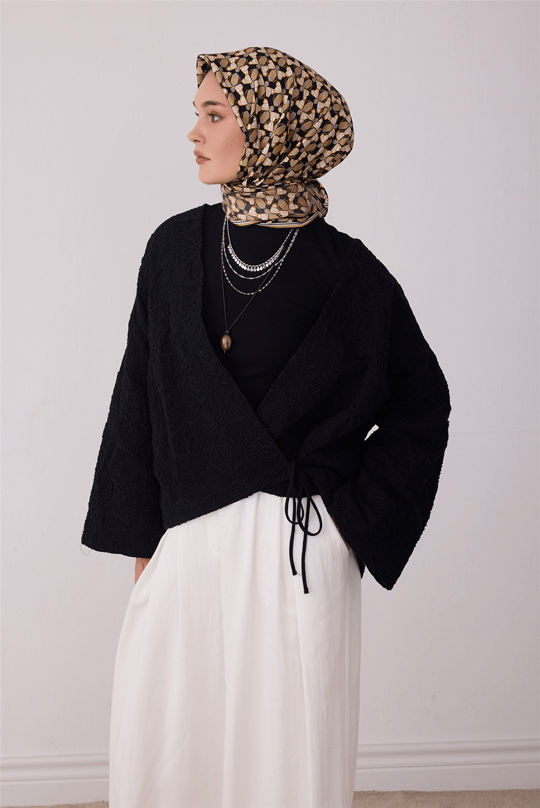 Siyah Geometrik Desen %100 Twill İpek Eşarp 4403-84