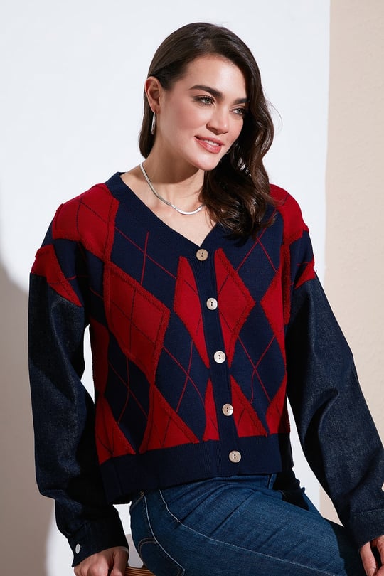 Desenli Regular Fit Düğmeli V Yaka Crop Kadın Hırka 4615553 LACİVERT-KIRMIZI