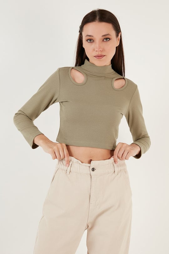 Esnek Slim Fit Cut Out Pencereli Dik Yaka Crop Kadın Bluz 5865348 Olive
