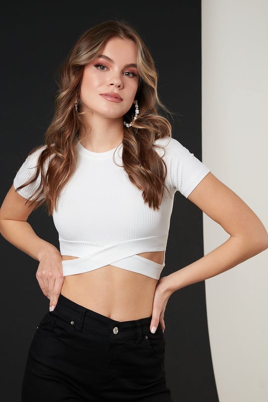 Fitilli Bel Detaylı Kısa Kollu Dar Kesim Crop Kadın Bluz 5864211 EKRU