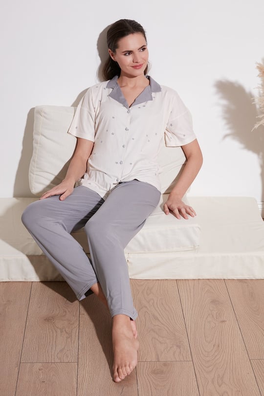 Lela Desenli Kısa Kollu Beli Lastikli Gömlek Yaka Dokuma Kadın Pijama Takımı 6097515 EKRU