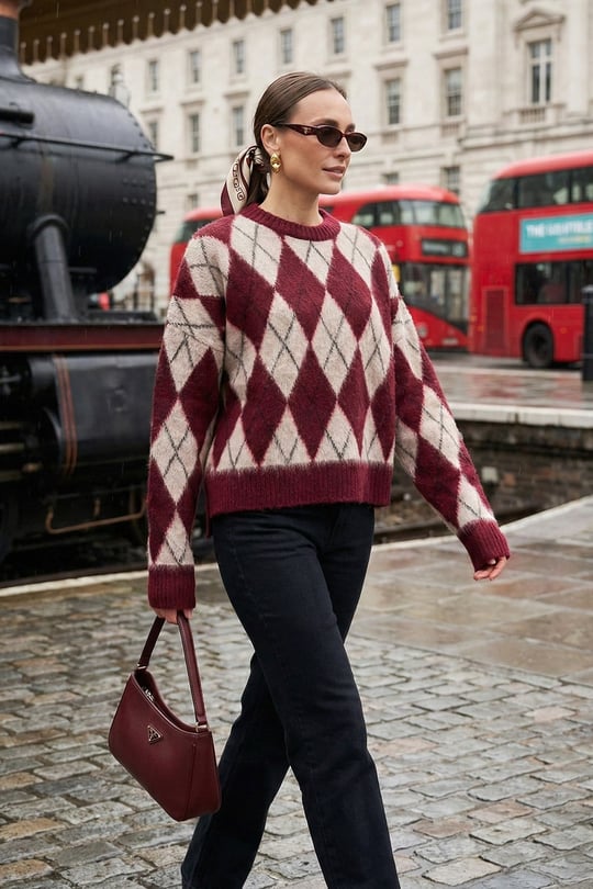 Lela Oversize Fit Bisiklet Yaka Baklava Desenli Yumuşak Dokulu Kadın Kazak 4616223 BORDO