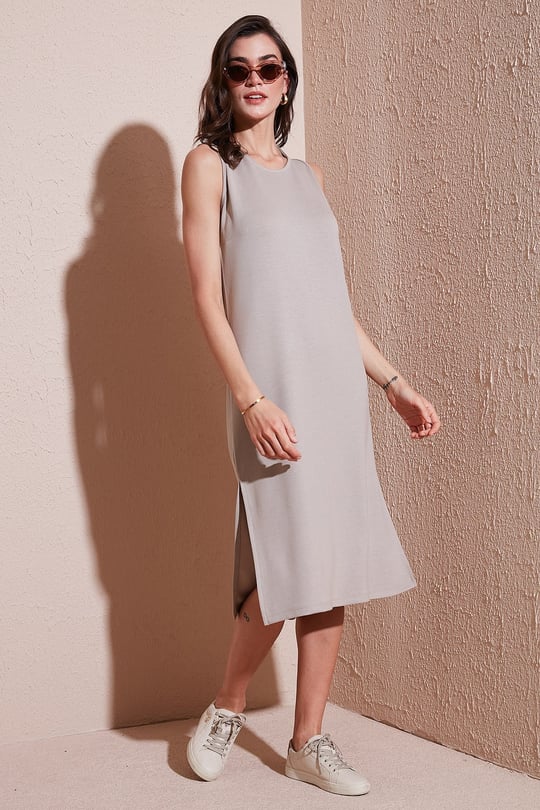 Lela Regular Fit Bisiklet Yaka Yırtmaç Detaylı Basic Midi Kadın Elbise 5866160 TAŞ