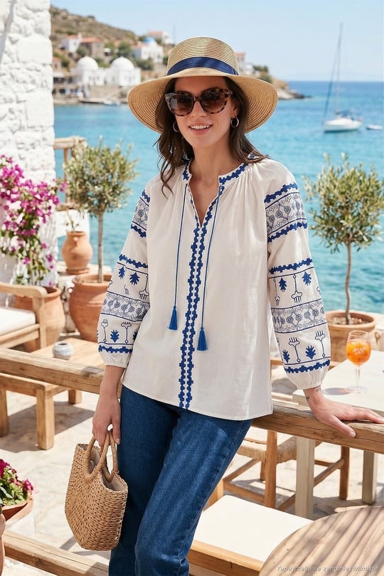 Nakış İşlemeli Pamuklu Oversize Fit Bağlamalı V Yaka Kadın Bluz 676271 EKRU