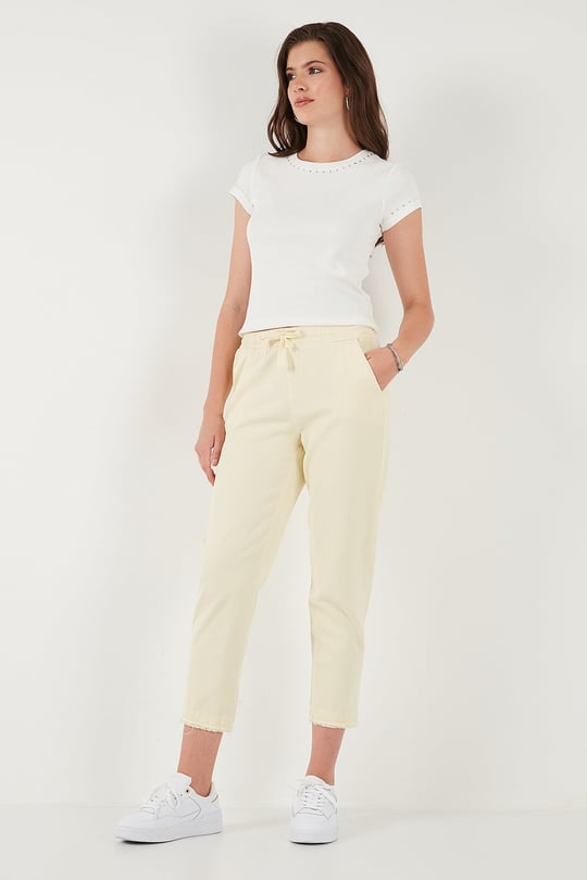 Pamuklu Normal Bel Regular Fit Düz Paça Kadın Pantolon 668YP42282S4 SARI