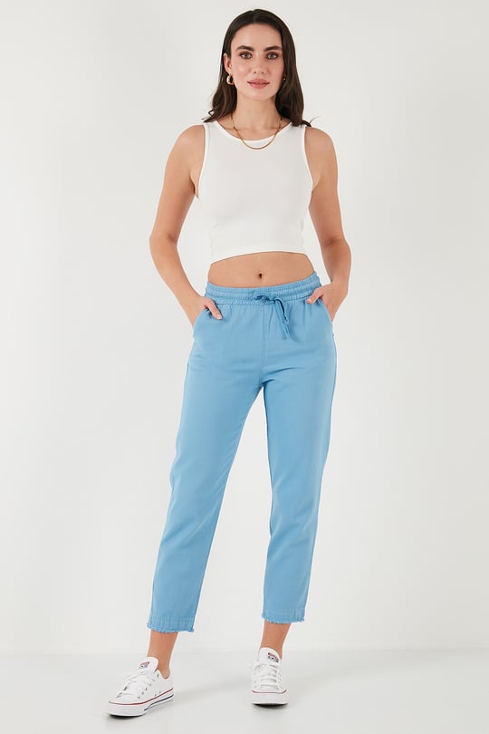 Pamuklu Normal Bel Regular Fit Düz Paça Kadın Pantolon 668YP42282S4 MAVİ