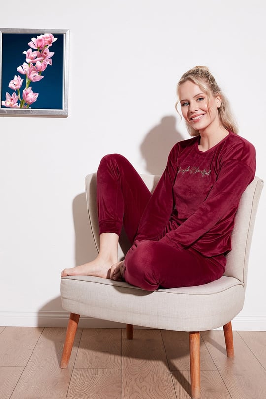 Regular Fit Yumuşak Dokulu Kadife Kadın Pijama Takımı 6094200W4 BORDO