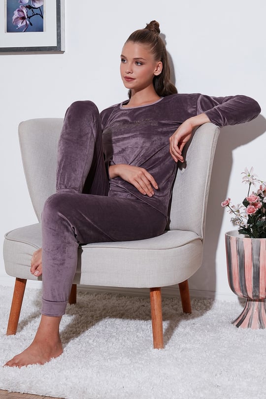 Standart Fit Bisiklet Yaka Yumuşak Kadife Kadın Pijama Takımı 6094202 LİLA