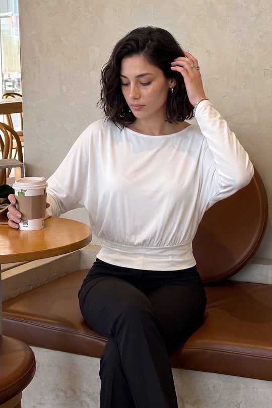 Vücuda Oturan Kayık Yaka Uzun Kollu Yumuşak Örme Kadın Bluz 5866853 EKRU