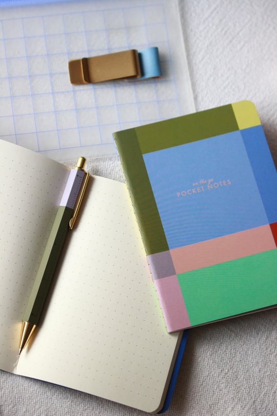 Nova Crafts Pockets Notes Kırtasiye Seti KIKKERLAND (A5 dosyalık , 2 a6 defter , Klips , Özel Cetvelli Kalem)