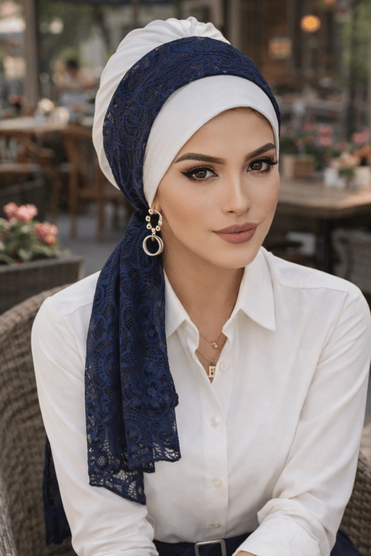 Beyaz Lacivert Desen Fularlı Bone