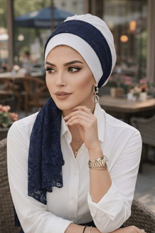 Beyaz Lacivert Desen Fularlı Bone