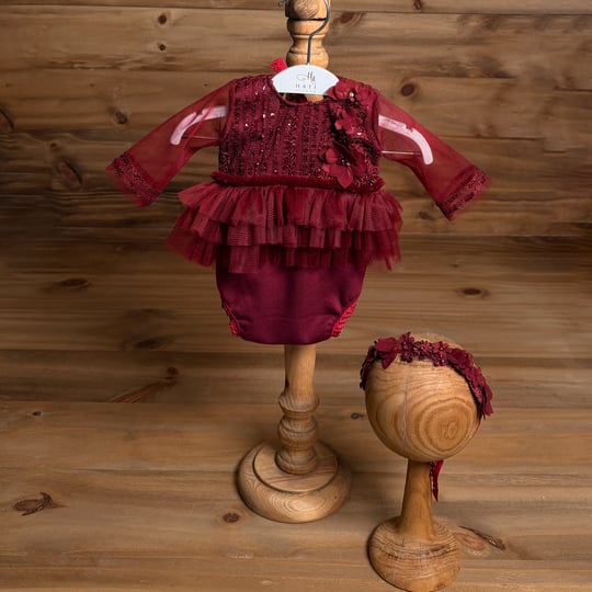 Bordeaux Camellia Yenidoğan Kız Tulum Set – 3D Kamelya Çiçek Detaylı Bordo Tül Tulum ve Saç Bandı (2 Parça)