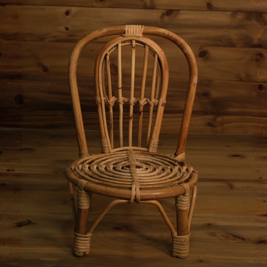 Wingky Chair Natural – El Yapımı Rattan Mini Sandalye (Yenidoğan & Konsept Çekim)