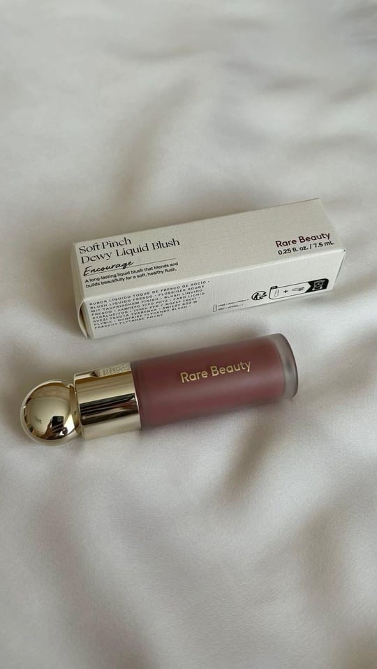 RARE BEAUTY liquid blush (BLİSS)