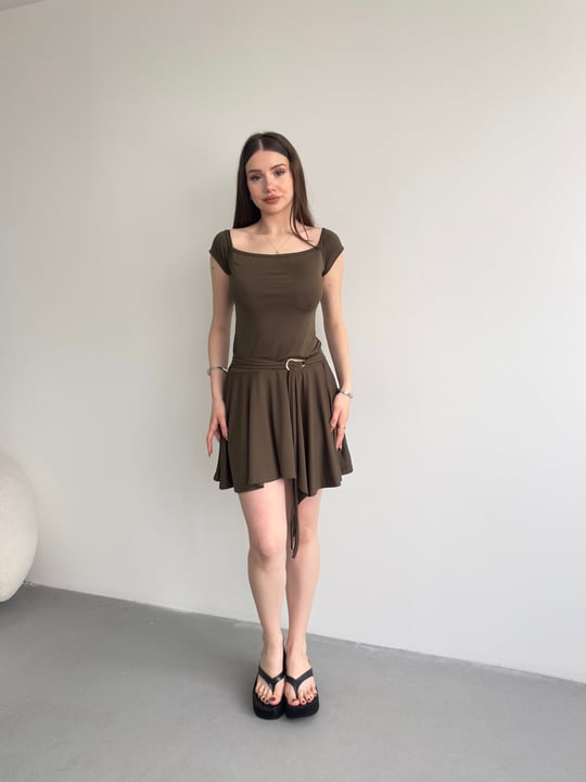Bel Aksesuarlı Elbise