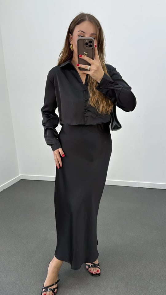 Mahsima Siyah Saten Gömlek Ve Etek Takımı