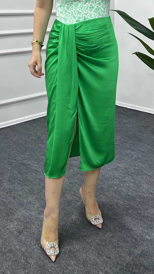 Yeşil Saten Beli Bağlamalı Etek