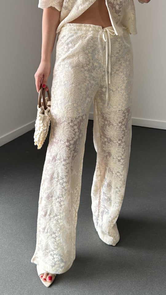 Antonella Krem Dantelli Premium İşlemeli İç Astarlı Pantolon