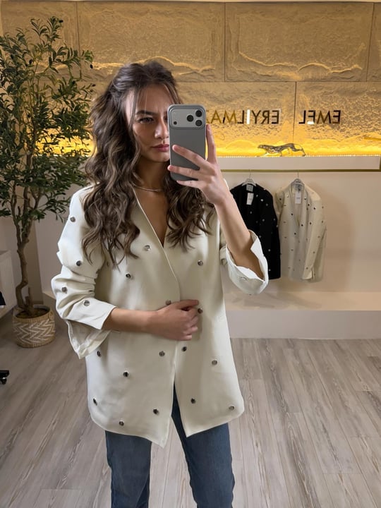 Zımba Detaylı Blazer Ceket
