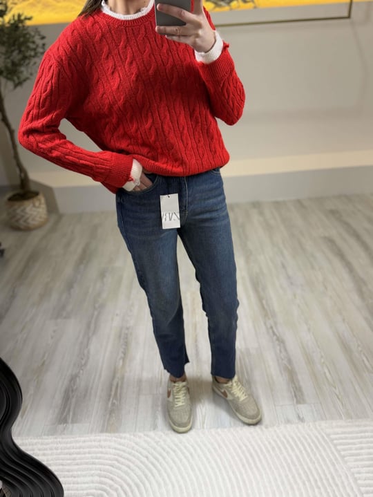 Zr Paçası Kesik Yıkamalı Denim