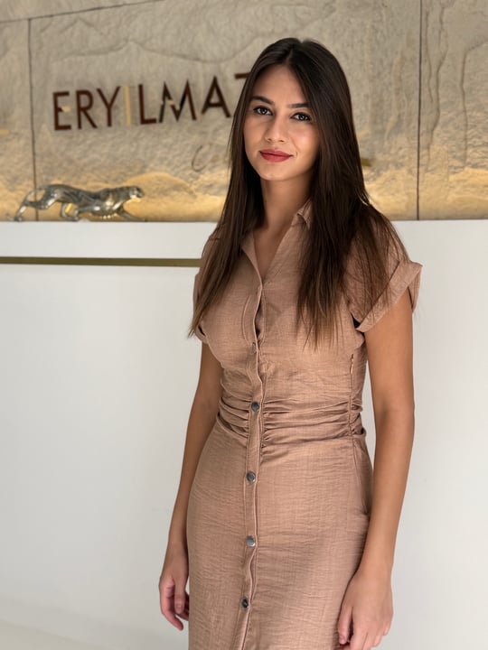 Düğme detaylı keten elbise