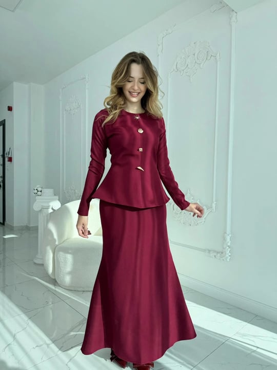 Metal Düğme Detaylı Atlas Kumaş Bordo Takım