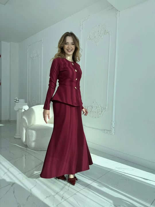 Metal Düğme Detaylı Atlas Kumaş Bordo Takım