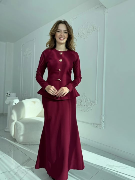 Metal Düğme Detaylı Atlas Kumaş Bordo Takım
