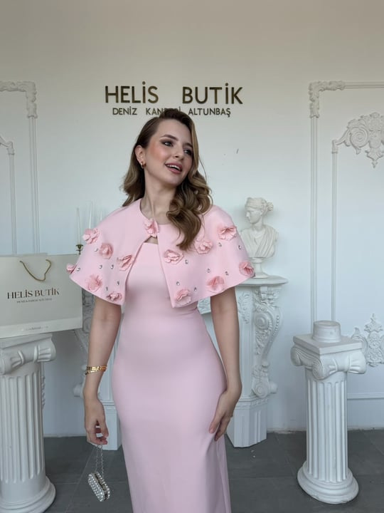 Özel Tasarım Pelerinli Pembe Elbise