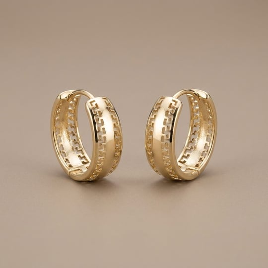 Antik Yunan Desenli Kalın Çelik Halka Küpe  - 14k Altın Kaplama - 18 mm çap