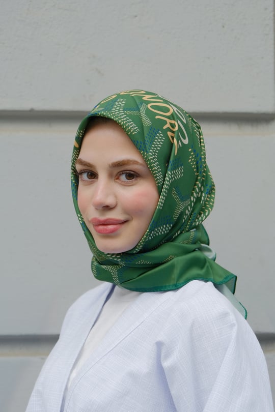 Yazı Desen Twill Eşarp-Yeşil