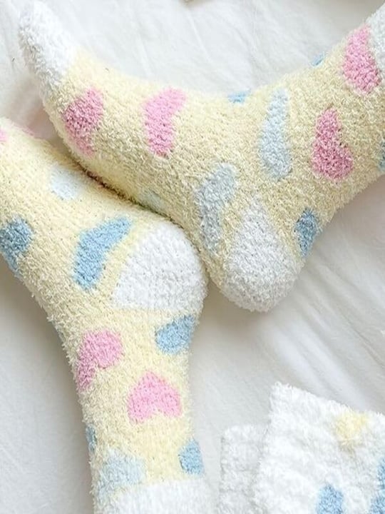 3lü Peluş Kışlık Yumuşak Yünlü Kokulu Kalpli Pembe-Beyaz-Sarı Uyku Çorabı Tek Beden